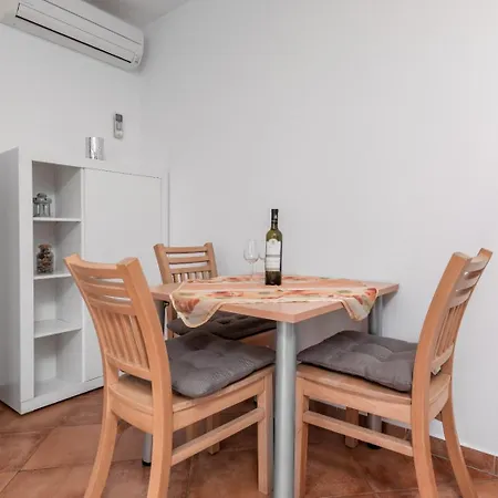 Manuela Apartment *