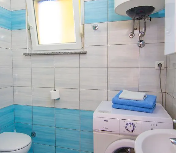 Manuela 아파트 풀라