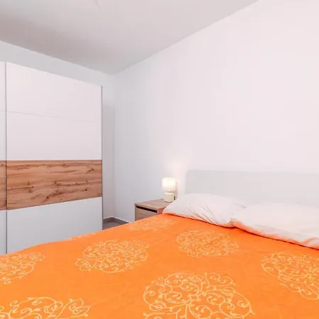 Manuela Apartman Póla
